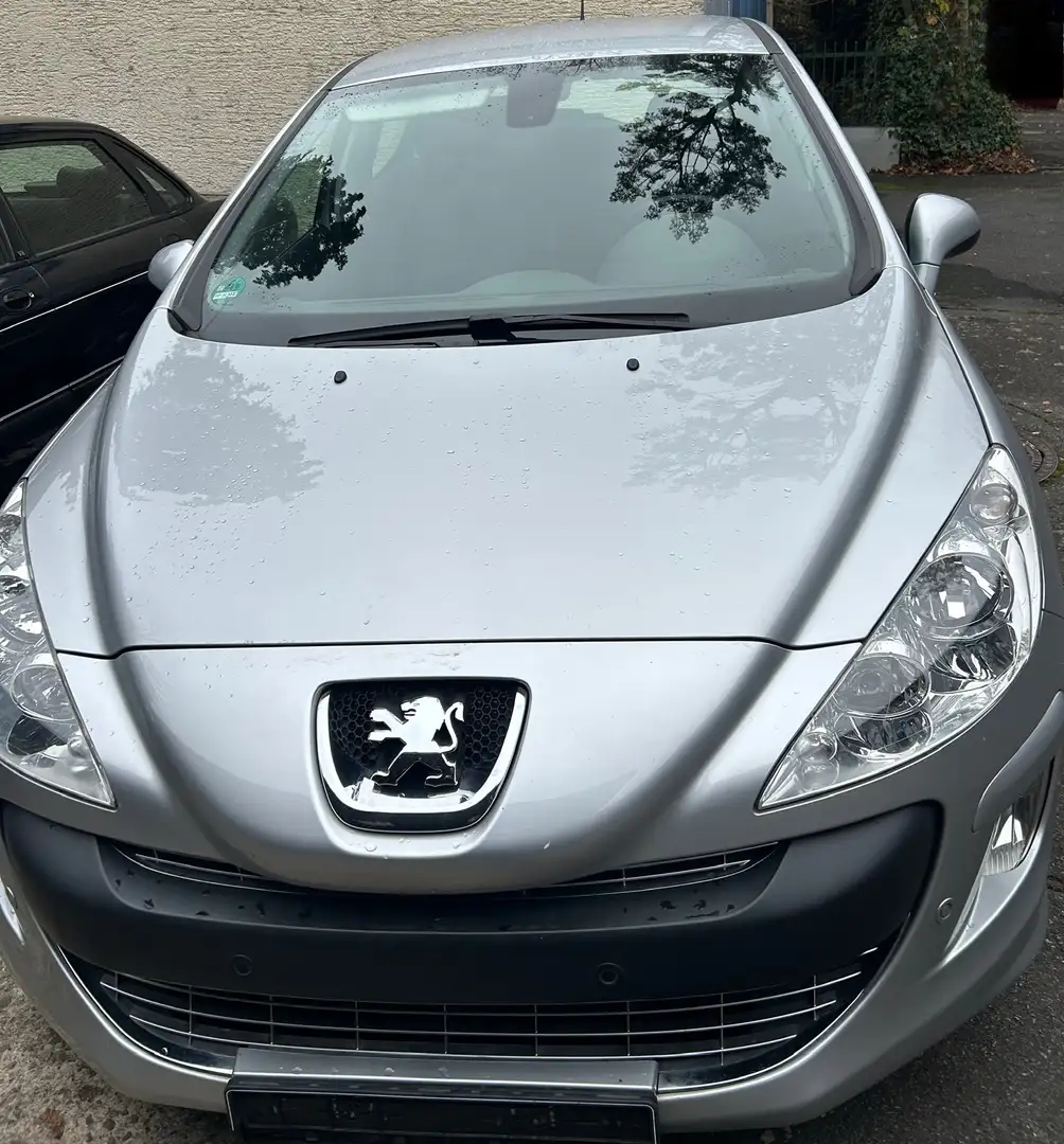 Peugeot 308 1.Hand 73.000Km TÜV Dez 2027 Silber - 2