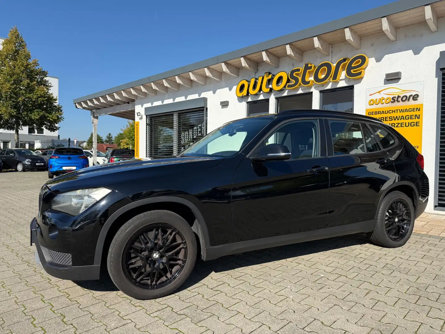 BMW X1 sDrive18d 105 kW (143 PS), Autom. 8-Gang, Hecka... Noir - 1