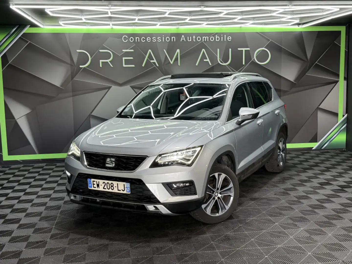 SEAT Ateca 1.4 ECOTSI 150CH ACT START\u0026STOP STYLE DSG Grau - 1