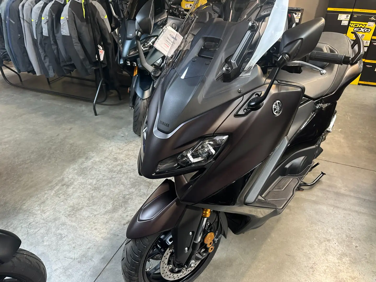 Yamaha TMAX 560 TECH MAX Maro - 1