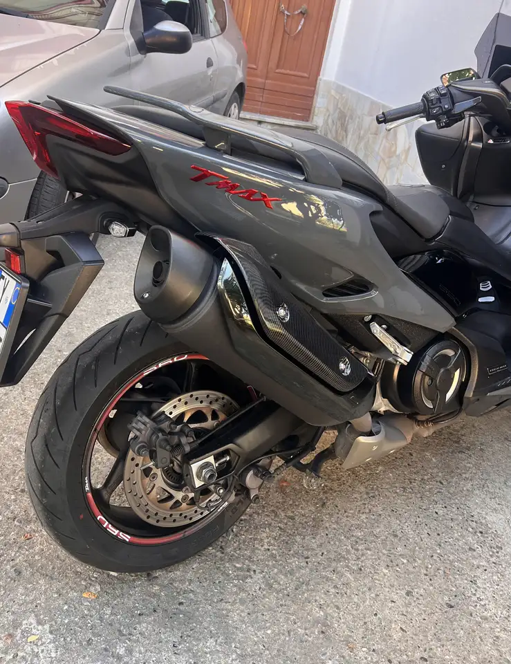 Yamaha Tmax 560