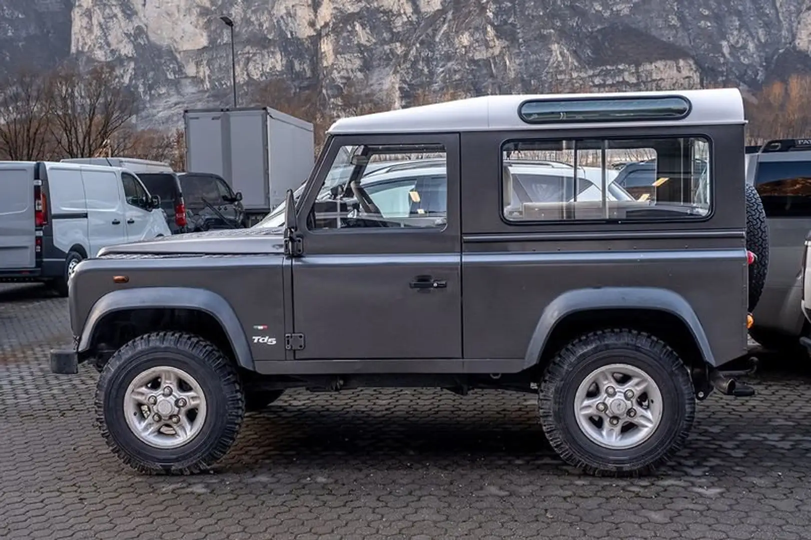 Land Rover Defender 90 SW 2.5 TD5 E 2000816 Negro - 2