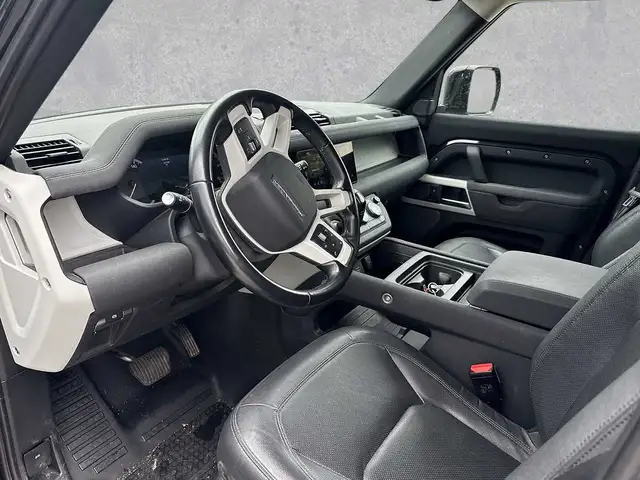 Land Rover Defender view 5