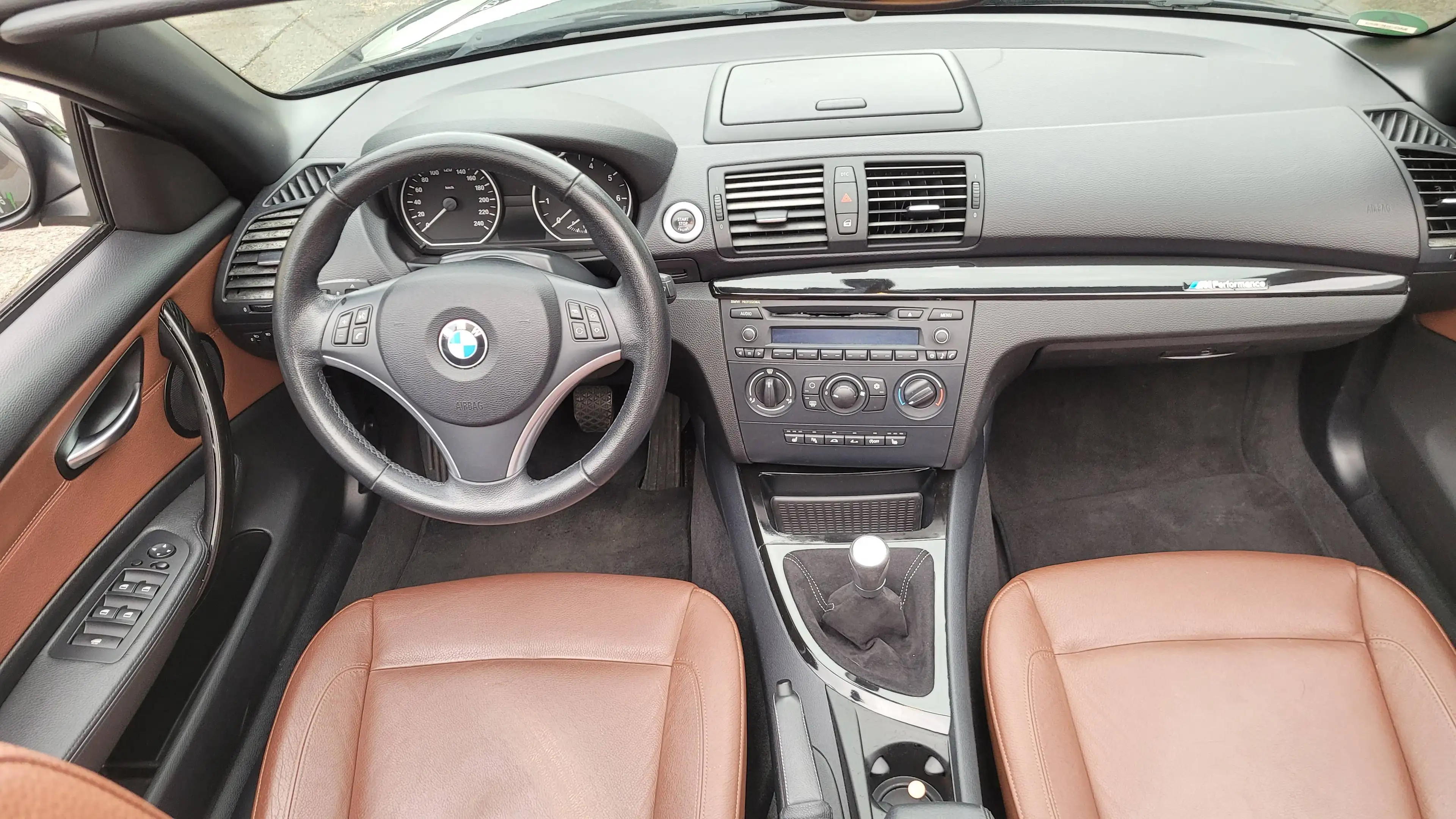 BMW 118 i Cabrio M-Paket*Sport*Alu*Leder*Memory*PDC*SH*AUX — photo 26