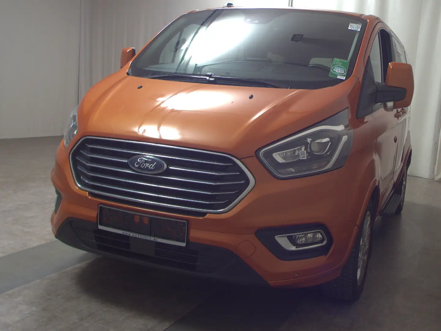 Ford Tourneo Custom 2.0 EB Titanium 8-Sitze Navi AHK Orange - 2