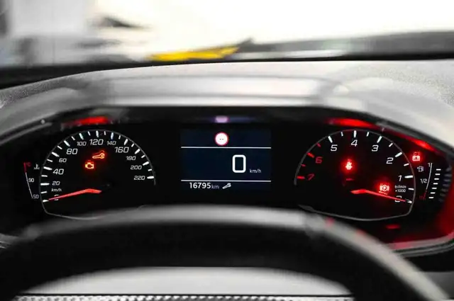 Peugeot 2008 view 12