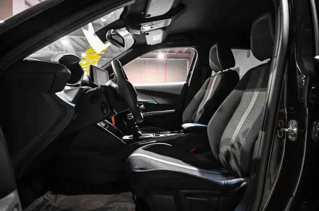 Peugeot 2008 view 9