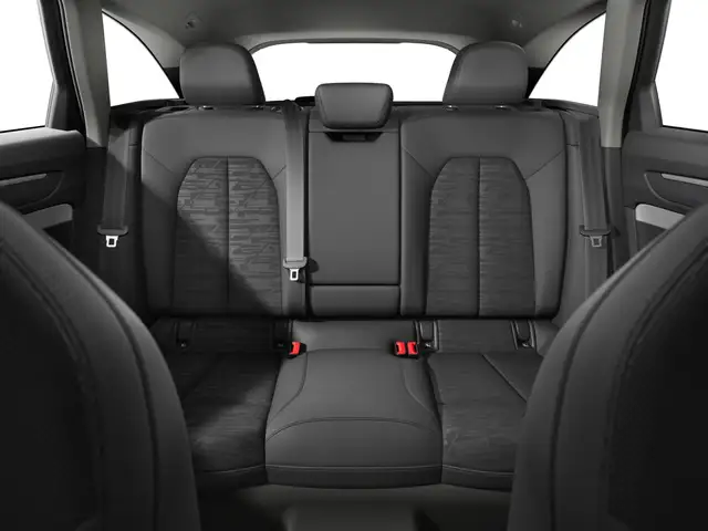 Audi A6 view 11