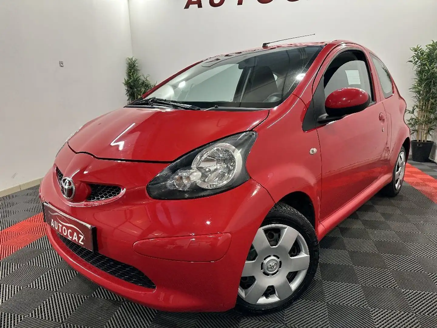 Toyota Aygo 1.0 VVT-i Confort AUTOMATIQUE +98500KMS Rouge - 2