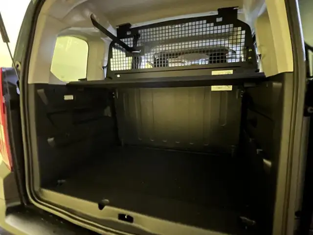 Peugeot Rifter view 12