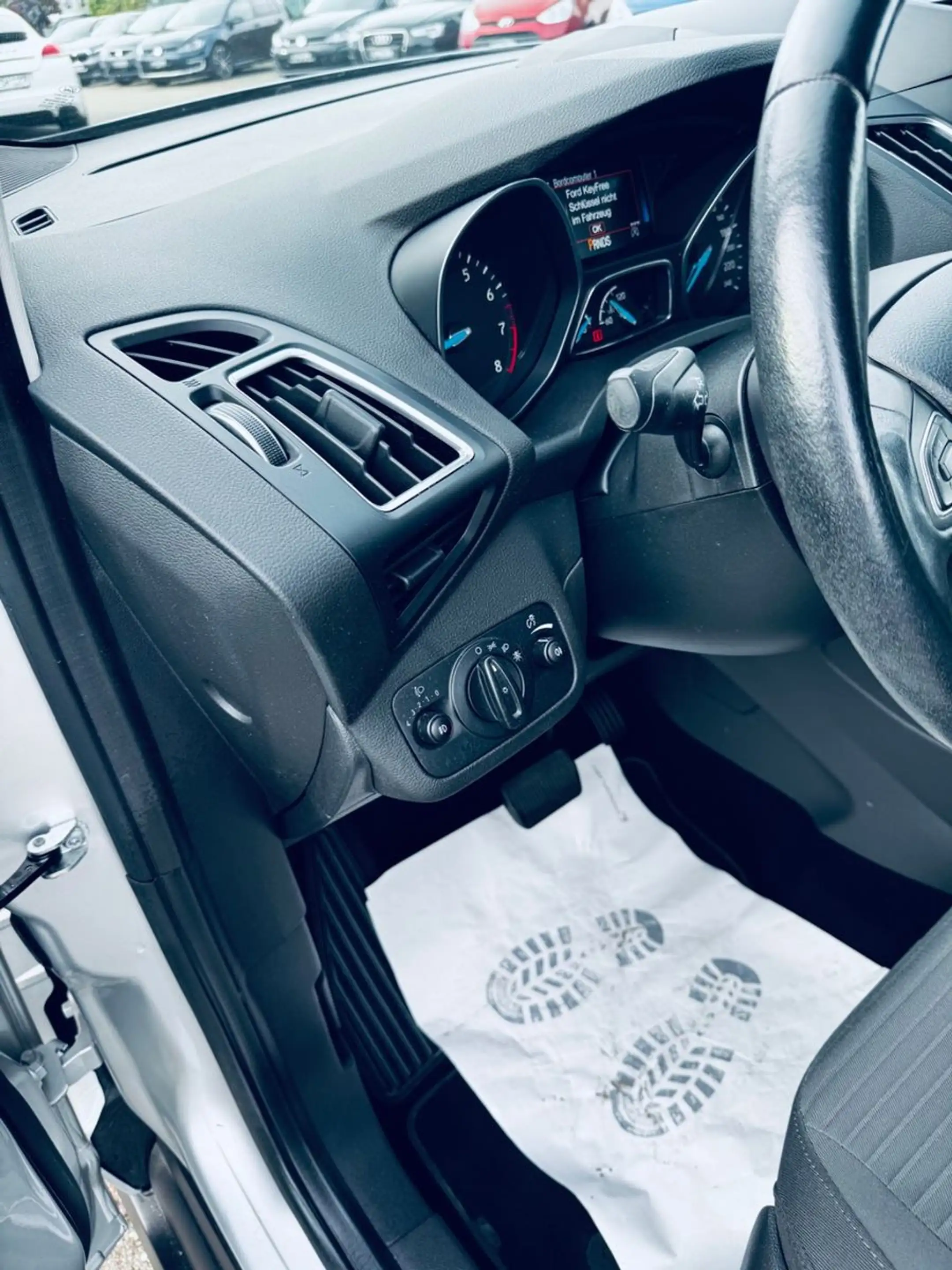 Ford Grand C-Max Grand C-MAX Titanium — photo 11