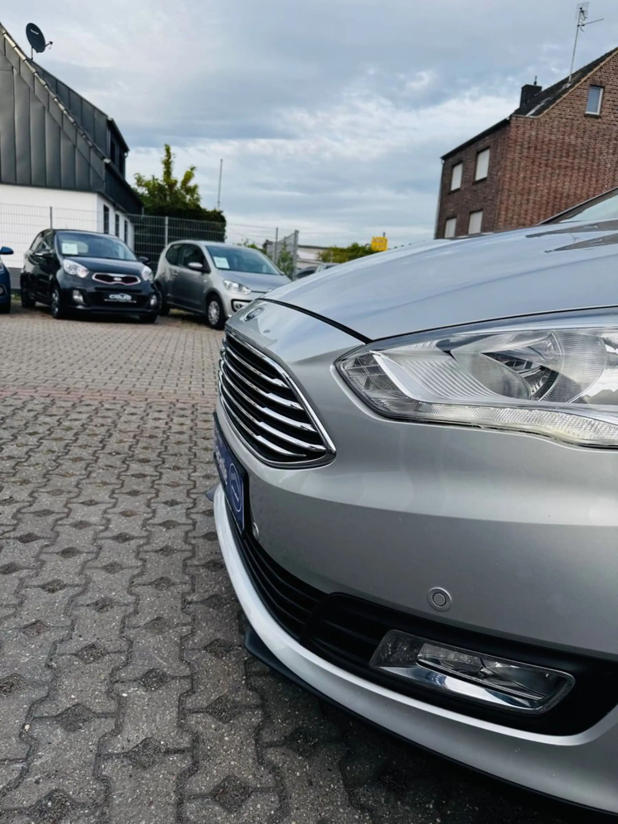 Ford Grand C-Max Grand C-MAX Titanium — photo 4