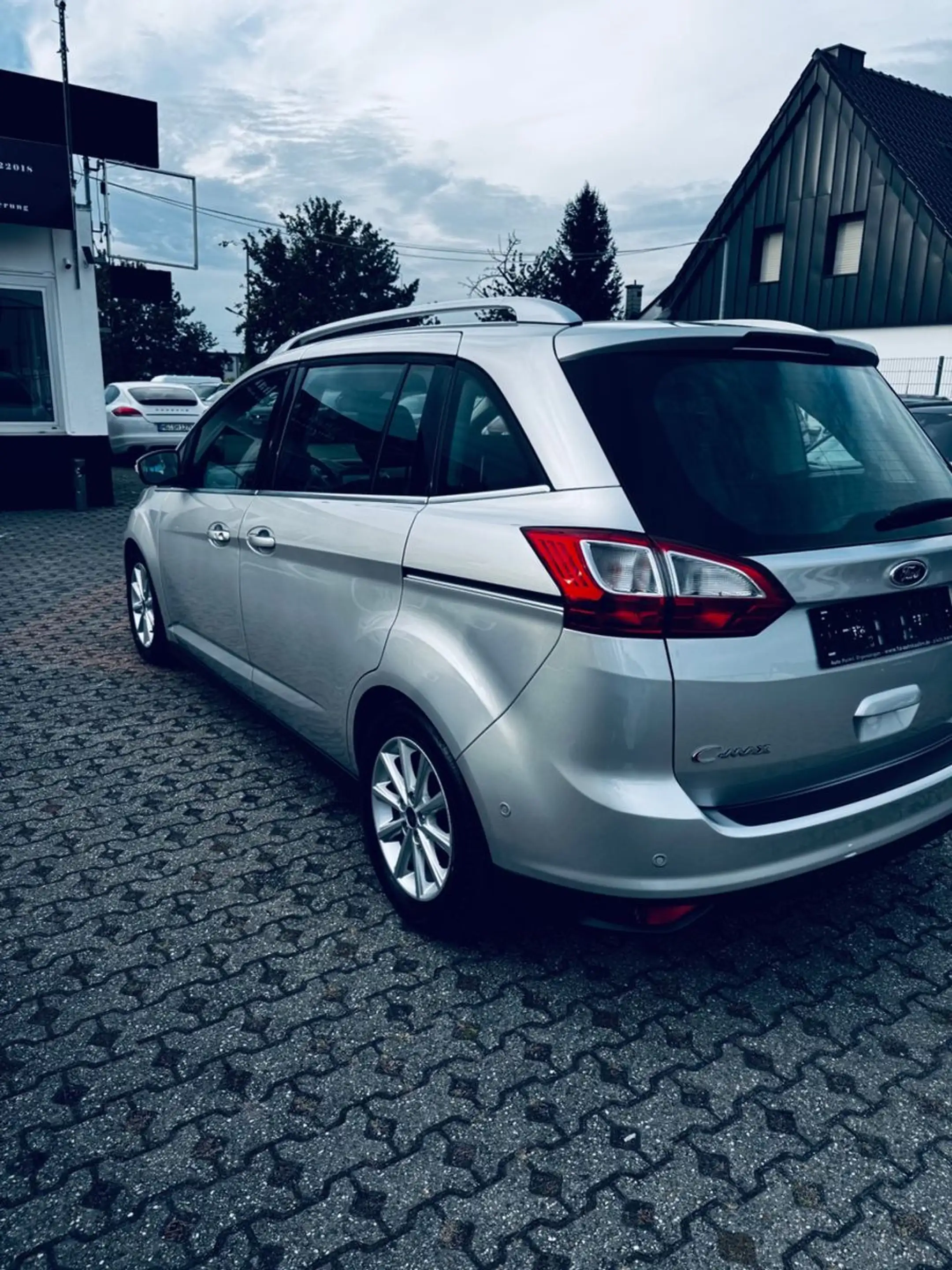 Ford Grand C-Max Grand C-MAX Titanium — photo 7
