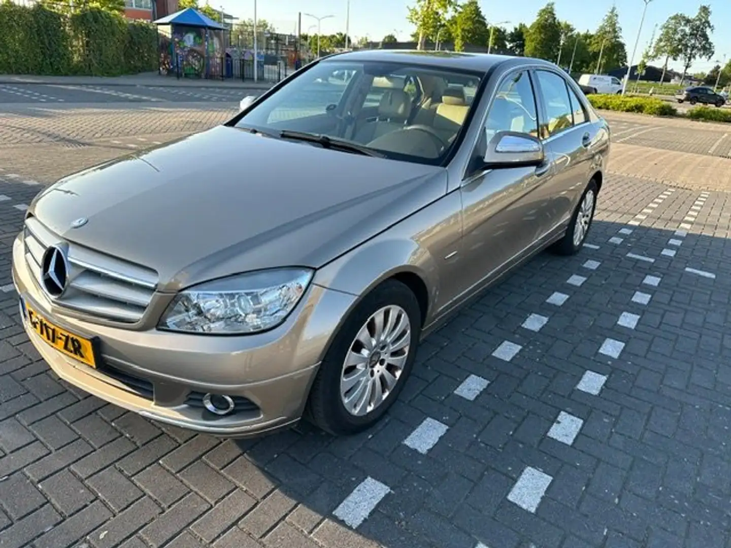 Mercedes-Benz C 220 Autom. Airco Stlverwarming Elktrschramen Lederbkd smeđa - 2