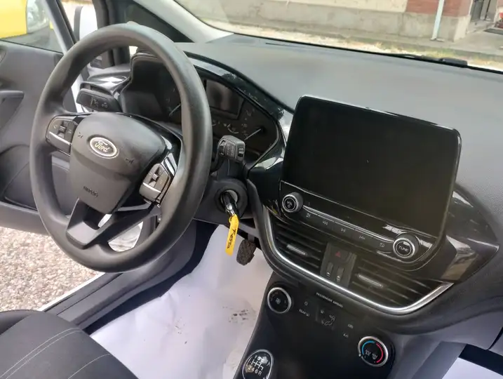 Ford Fiesta 1.5 TDCi 85 CV 3 porte Van Trend — foto 14