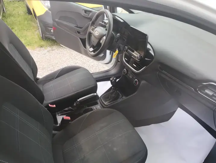 Ford Fiesta 1.5 TDCi 85 CV 3 porte Van Trend — foto 13