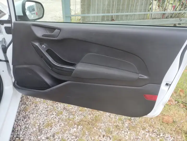 Ford Fiesta 1.5 TDCi 85 CV 3 porte Van Trend — foto 15