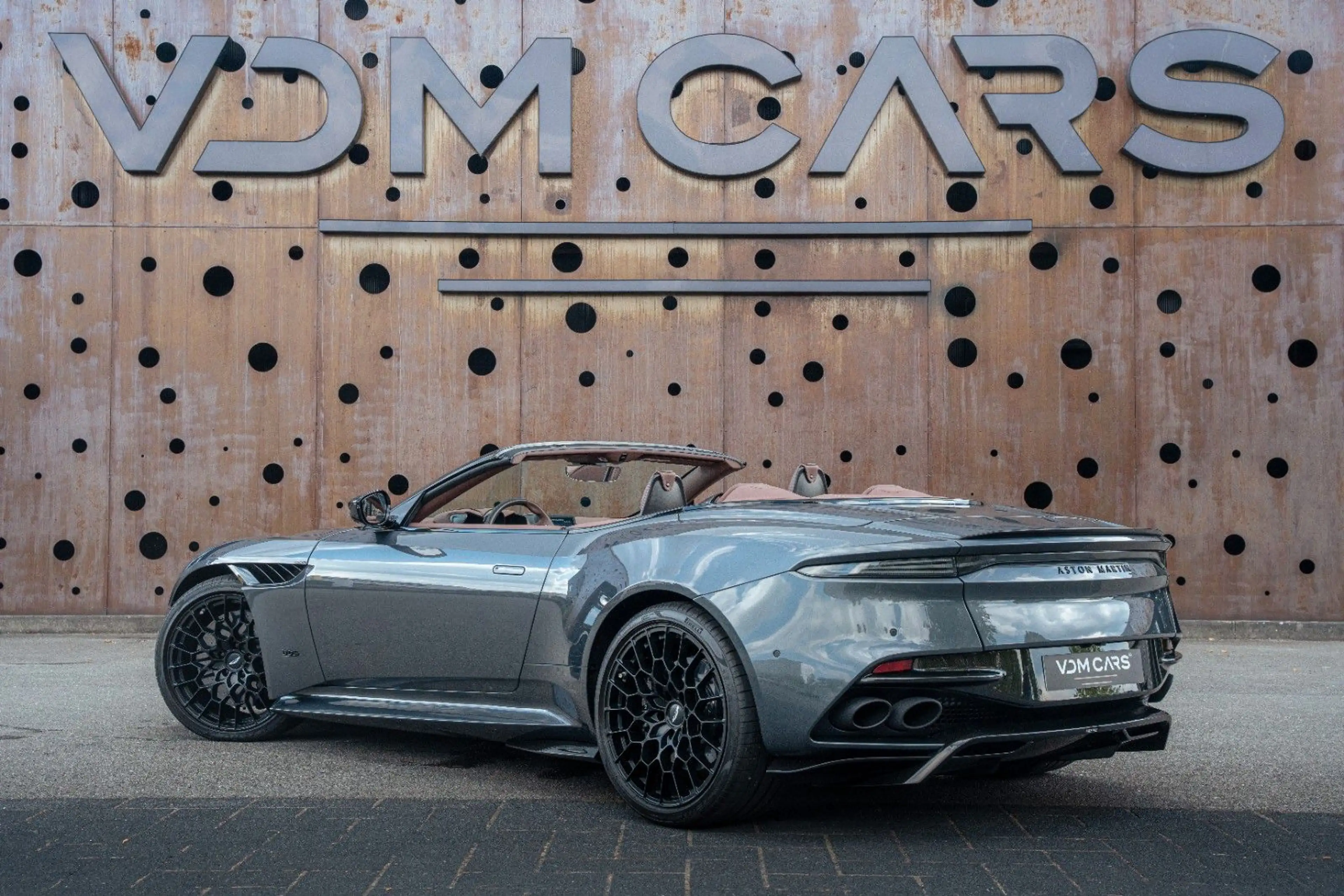 Aston Martin DBS Volante 770 Ultimate*1 of 199*Carbon*Carb Bucket — photo 4