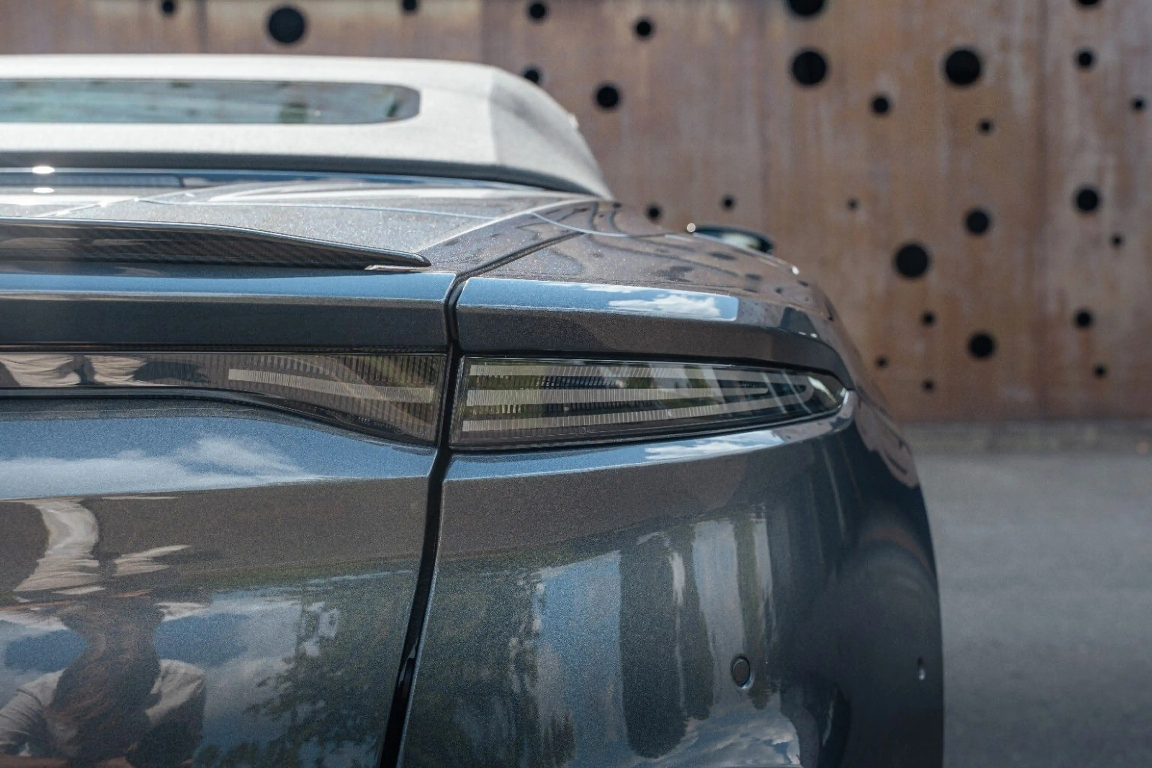 Aston Martin DBS Volante 770 Ultimate*1 of 199*Carbon*Carb Bucket — photo 13