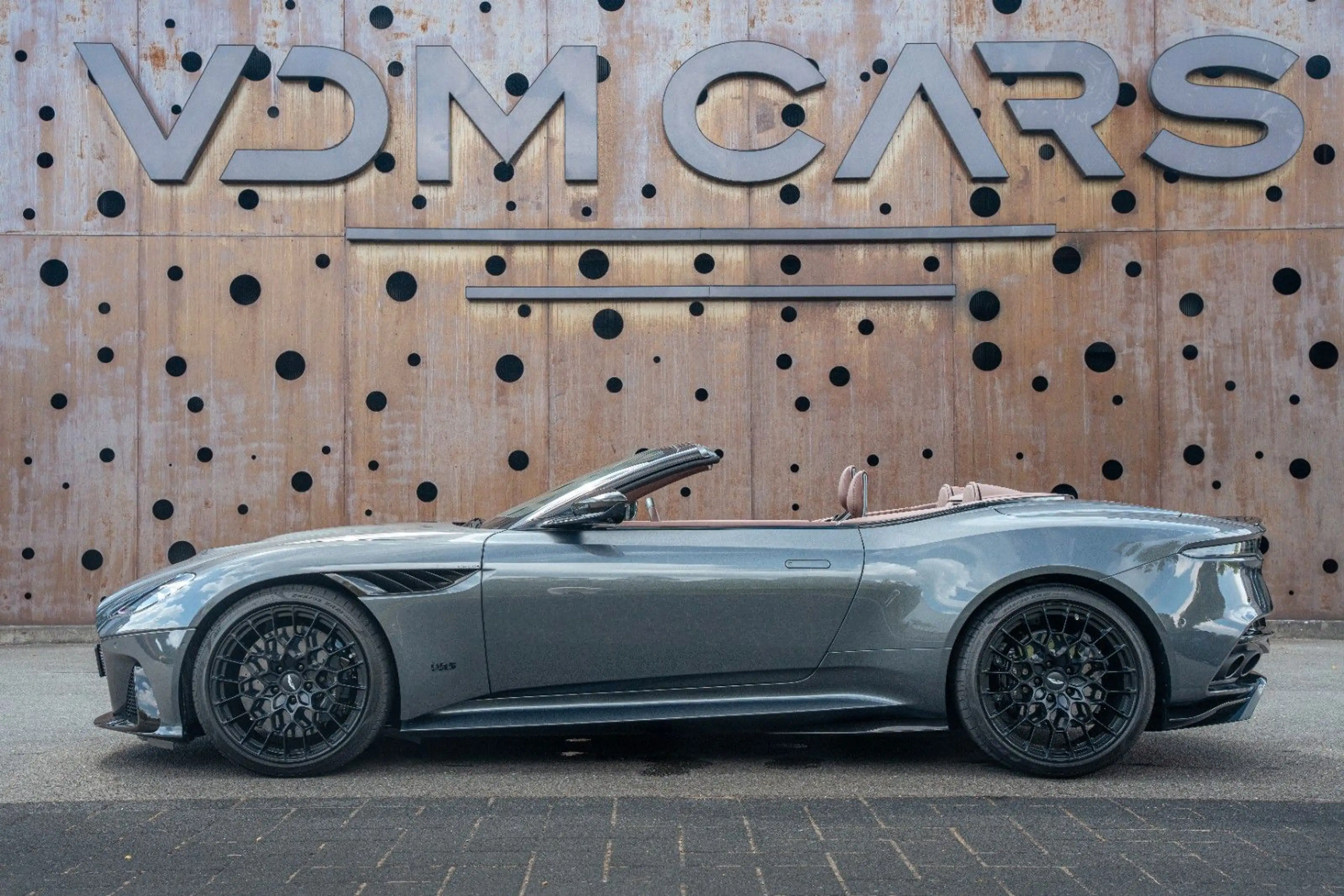 Aston Martin DBS Volante 770 Ultimate*1 of 199*Carbon*Carb Bucket — photo 8