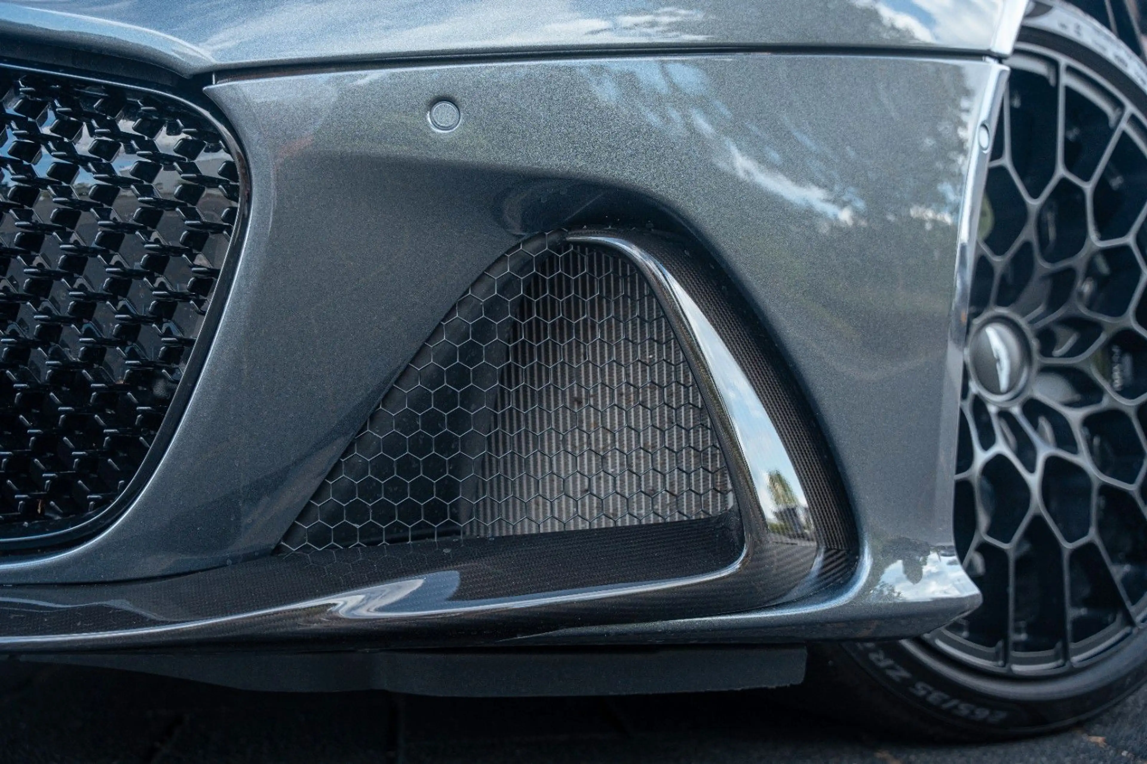 Aston Martin DBS Volante 770 Ultimate*1 of 199*Carbon*Carb Bucket — photo 9