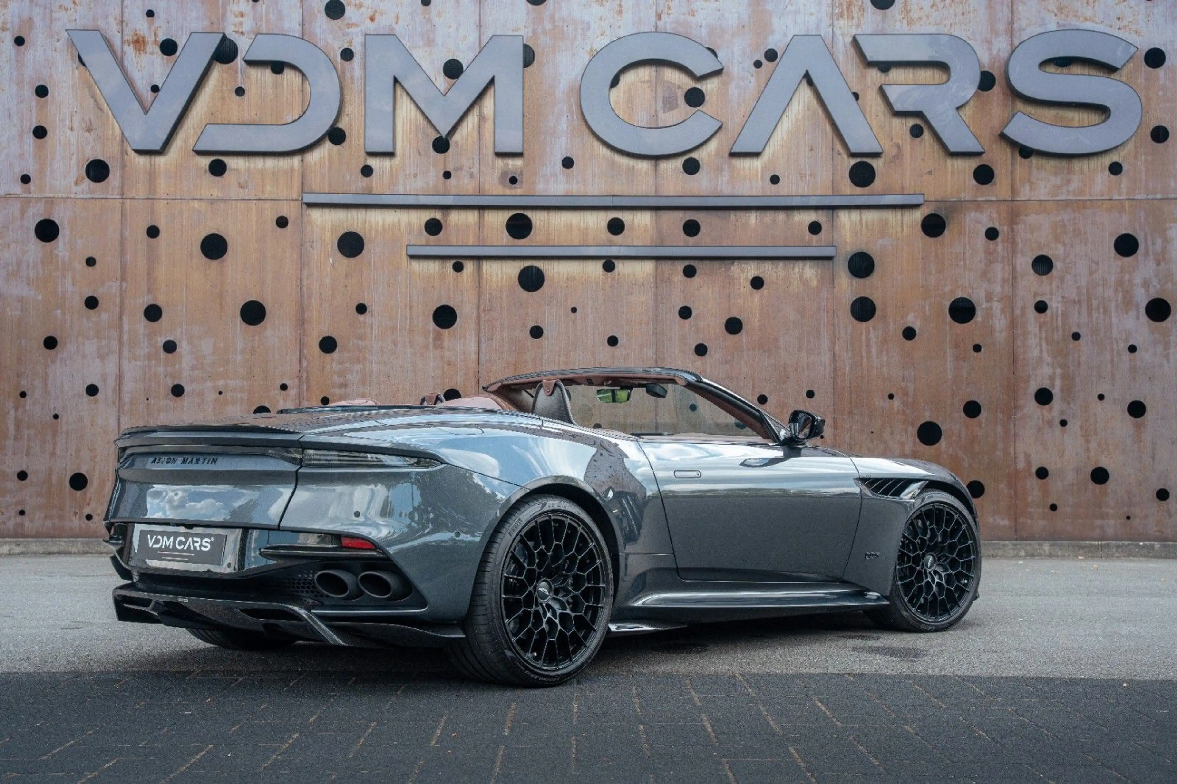 Aston Martin DBS Volante 770 Ultimate*1 of 199*Carbon*Carb Bucket — photo 6