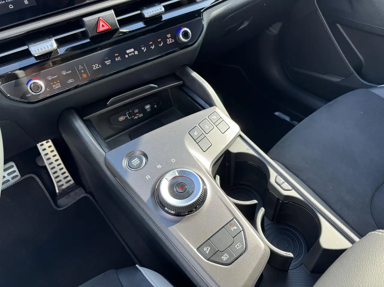 Kia Sportage 1.6 T-GDi HEV 2WD AT GT-Line 2T + Pano 16