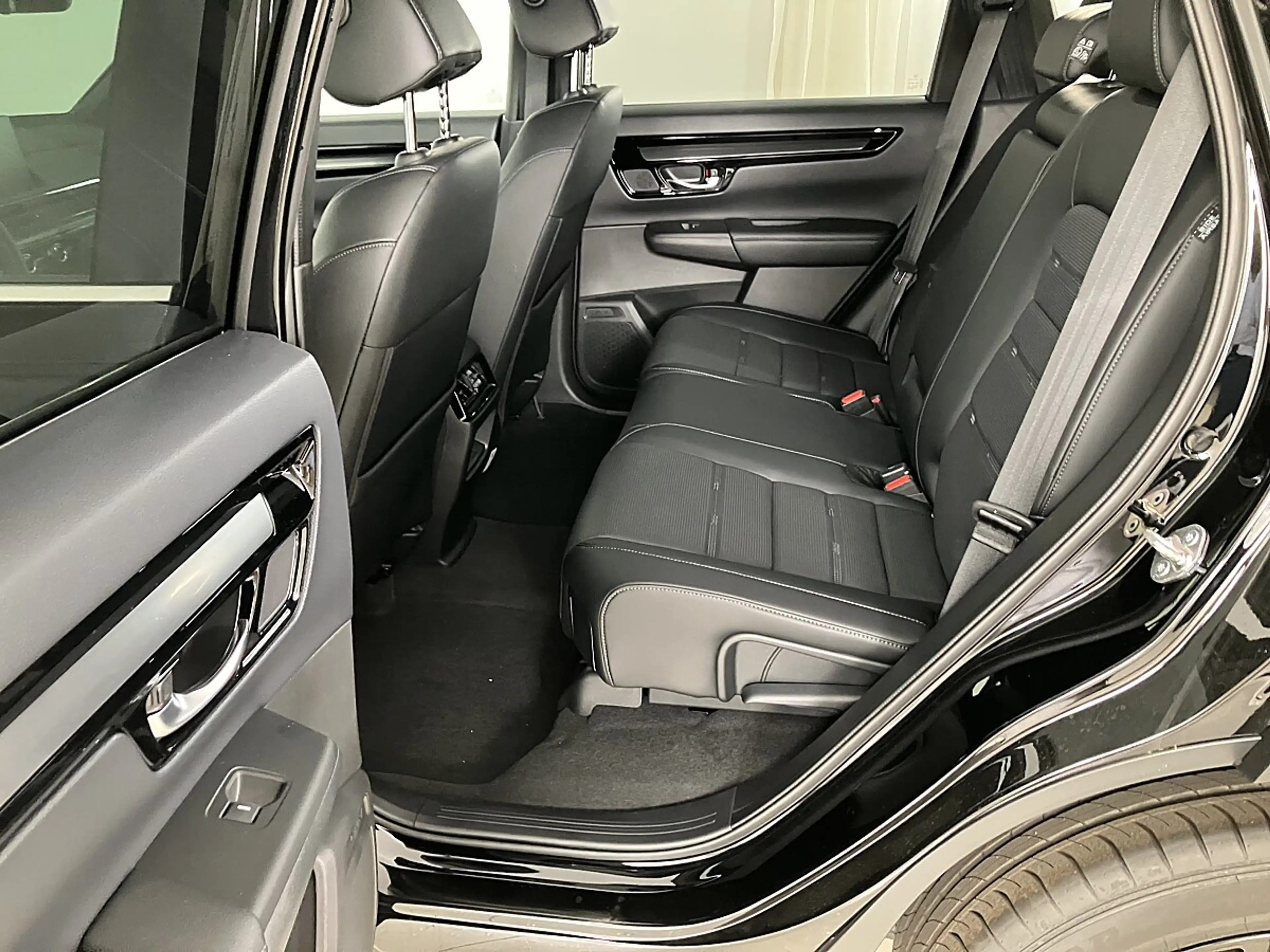 Honda CR-V 2,0 i-MMD e:HEV Elegance AWD Aut. — photo 19