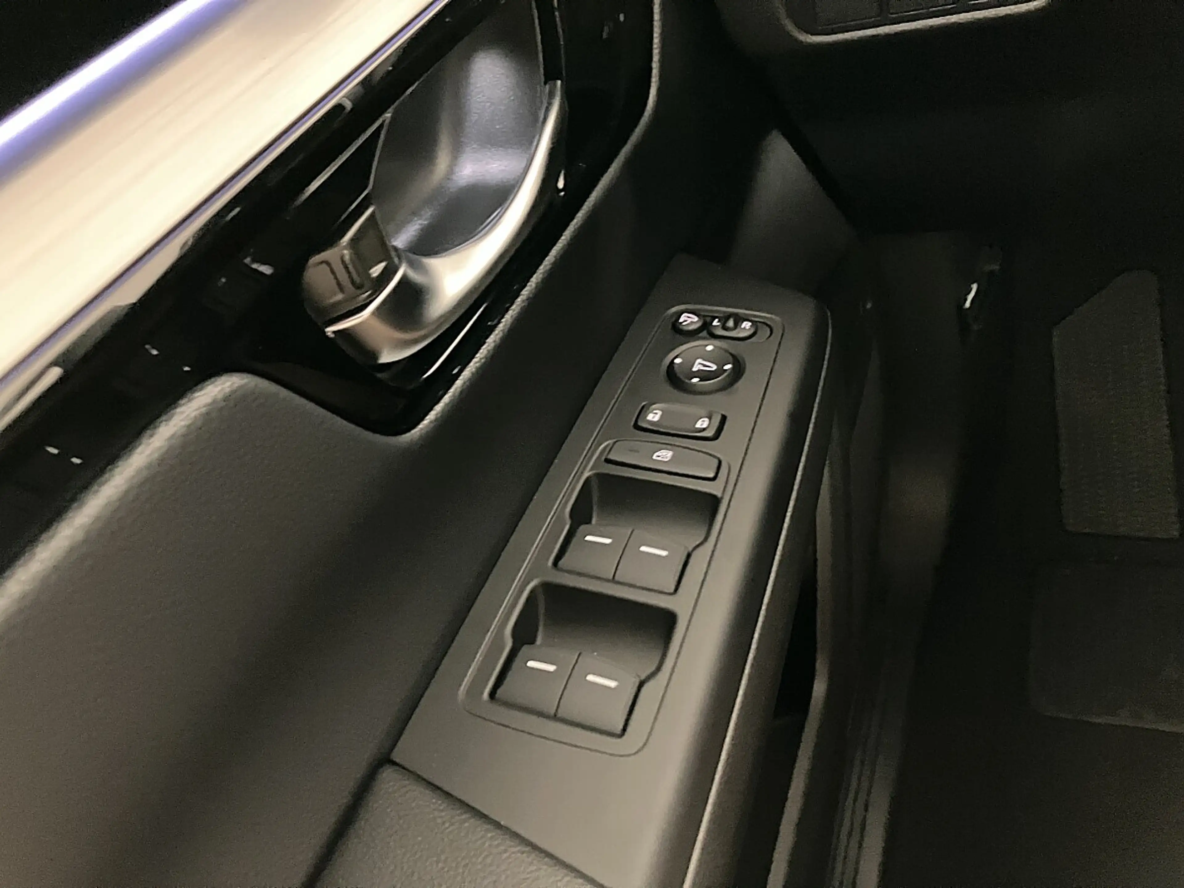 Honda CR-V 2,0 i-MMD e:HEV Elegance AWD Aut. — photo 18