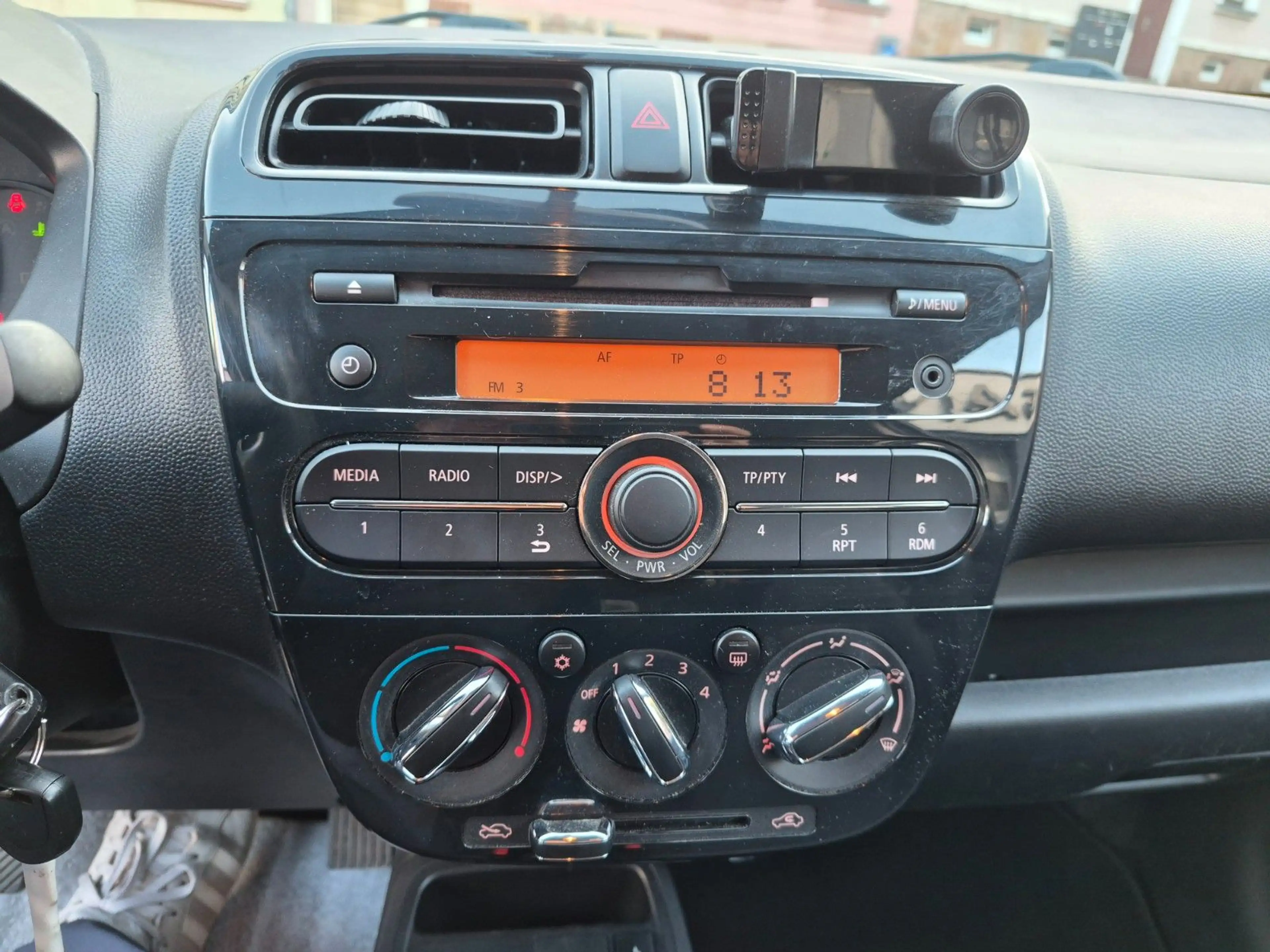 Mitsubishi Space Star 1.0 MIVEC Active — photo 13