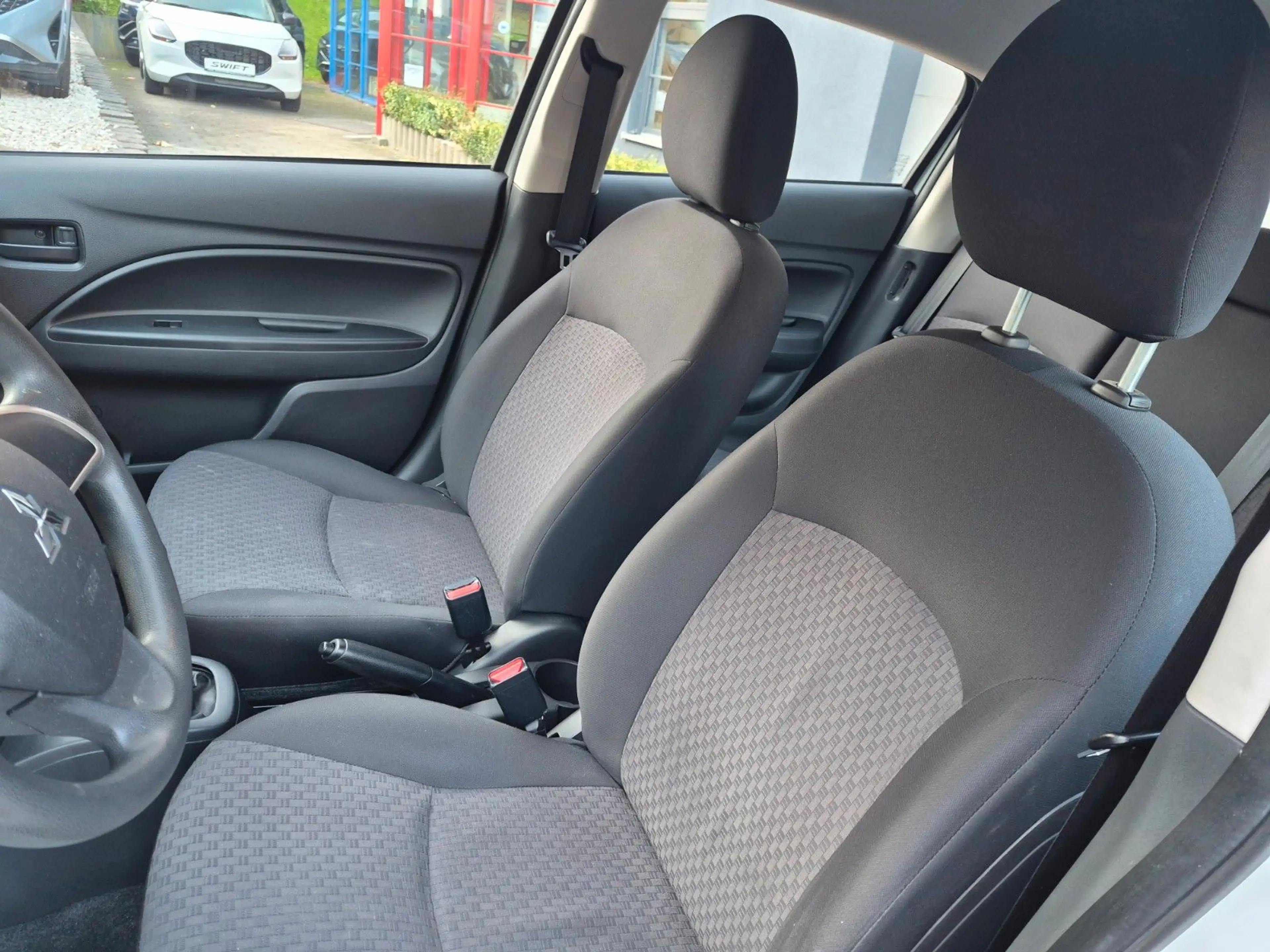 Mitsubishi Space Star 1.0 MIVEC Active — photo 12