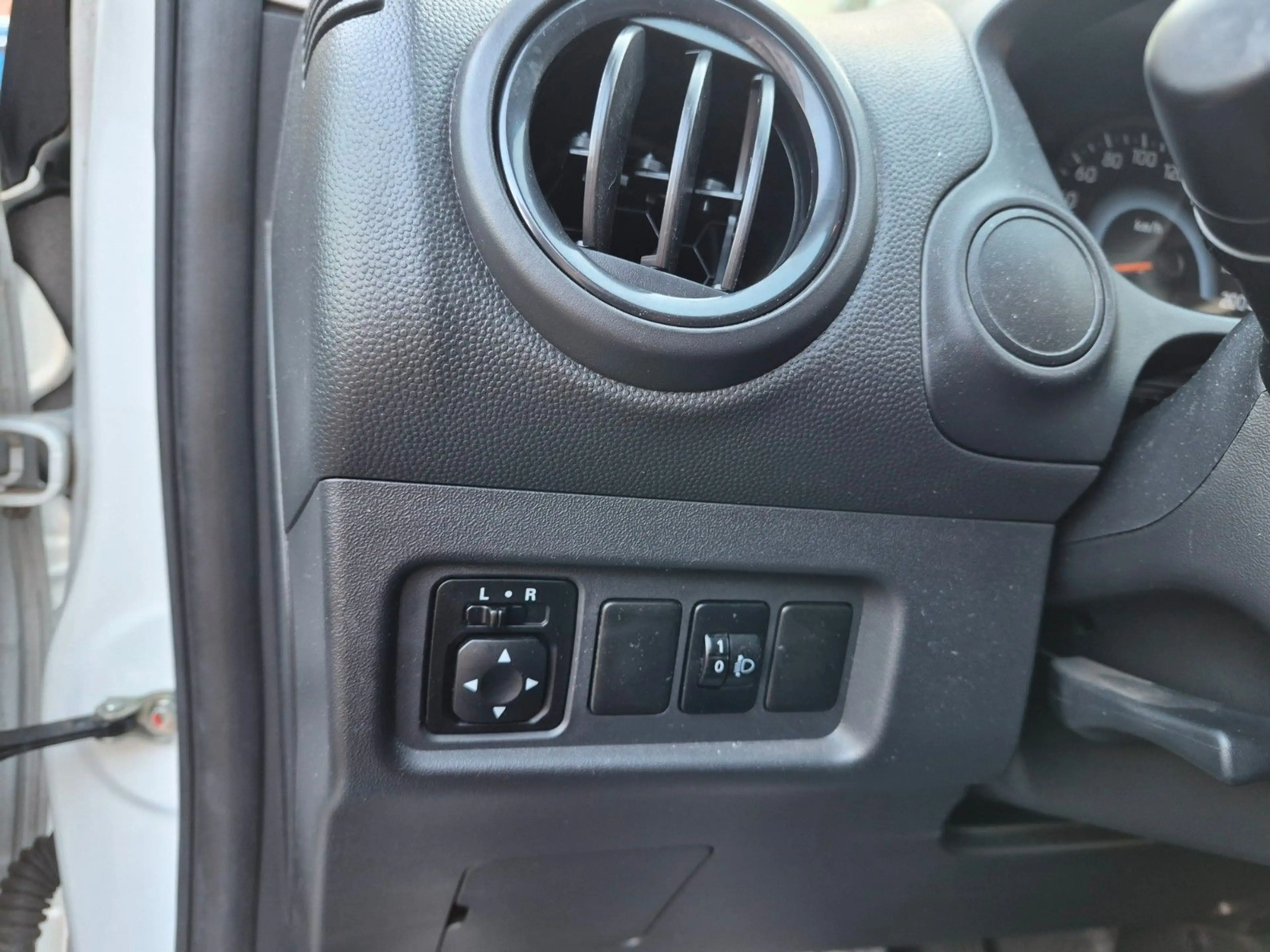 Mitsubishi Space Star 1.0 MIVEC Active — photo 11