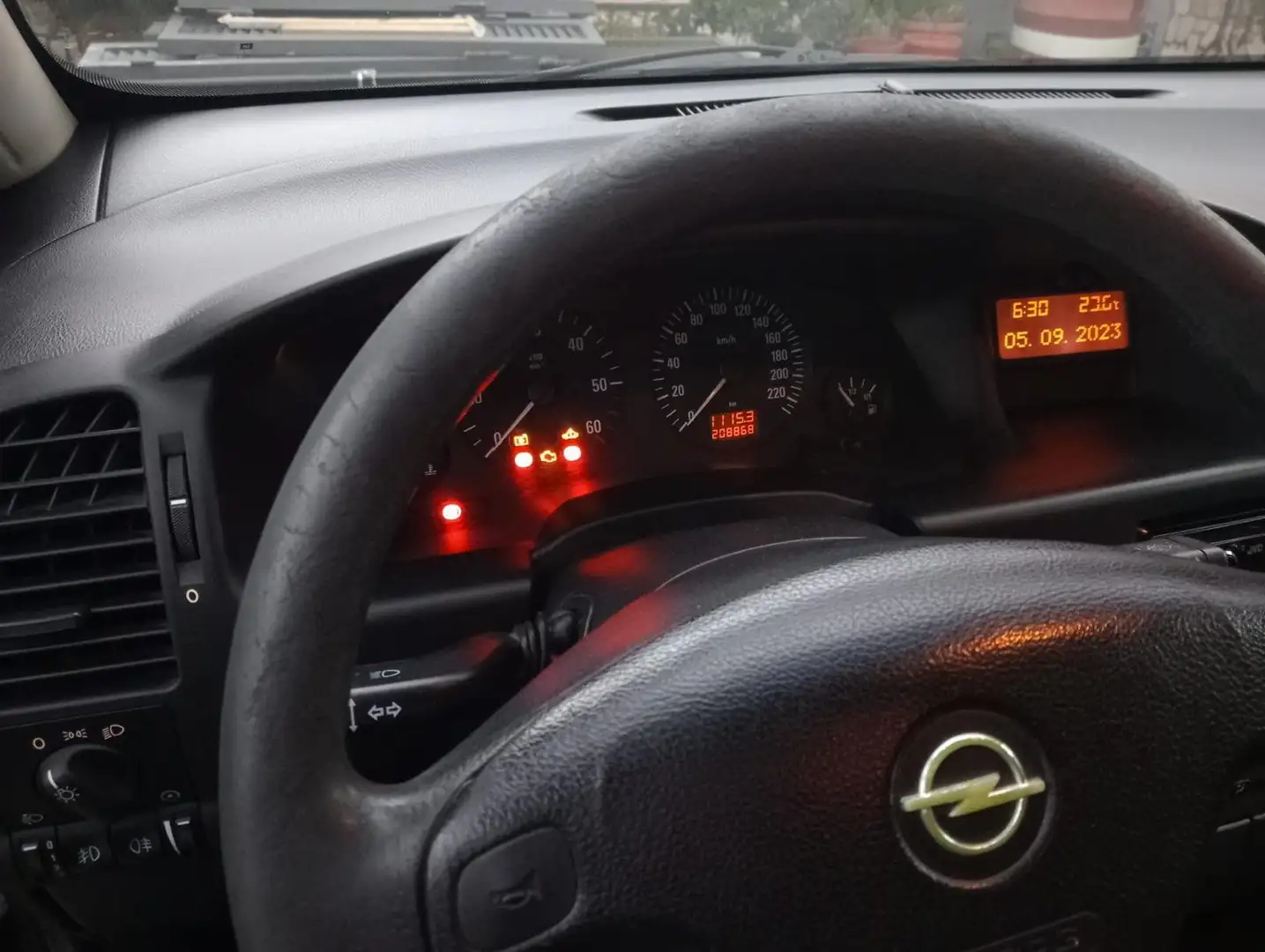 Opel Zafira Nero - 2