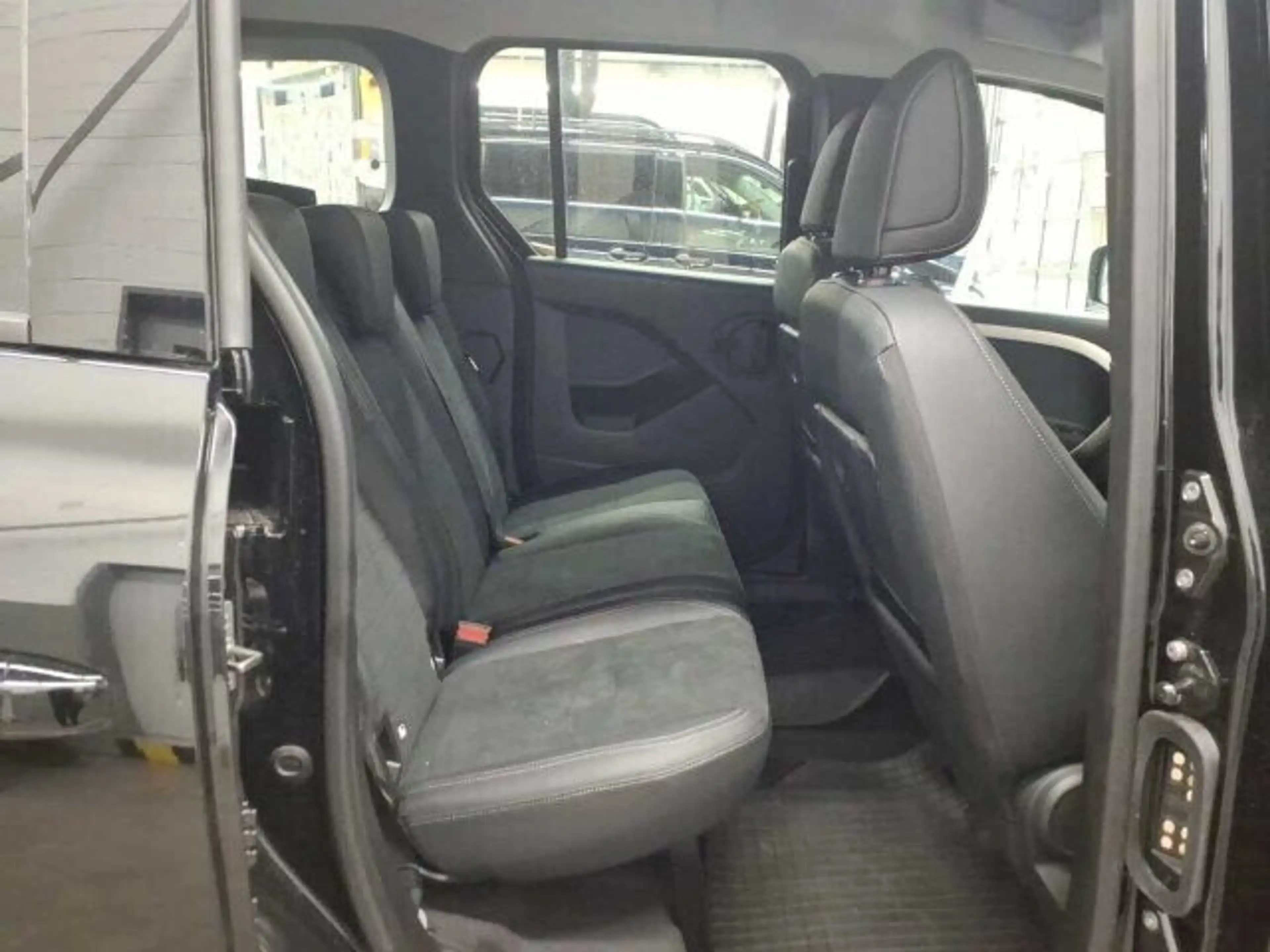 Mercedes-Benz T-Class T 180 d PROGRESSIVE Standard Edition — photo 5