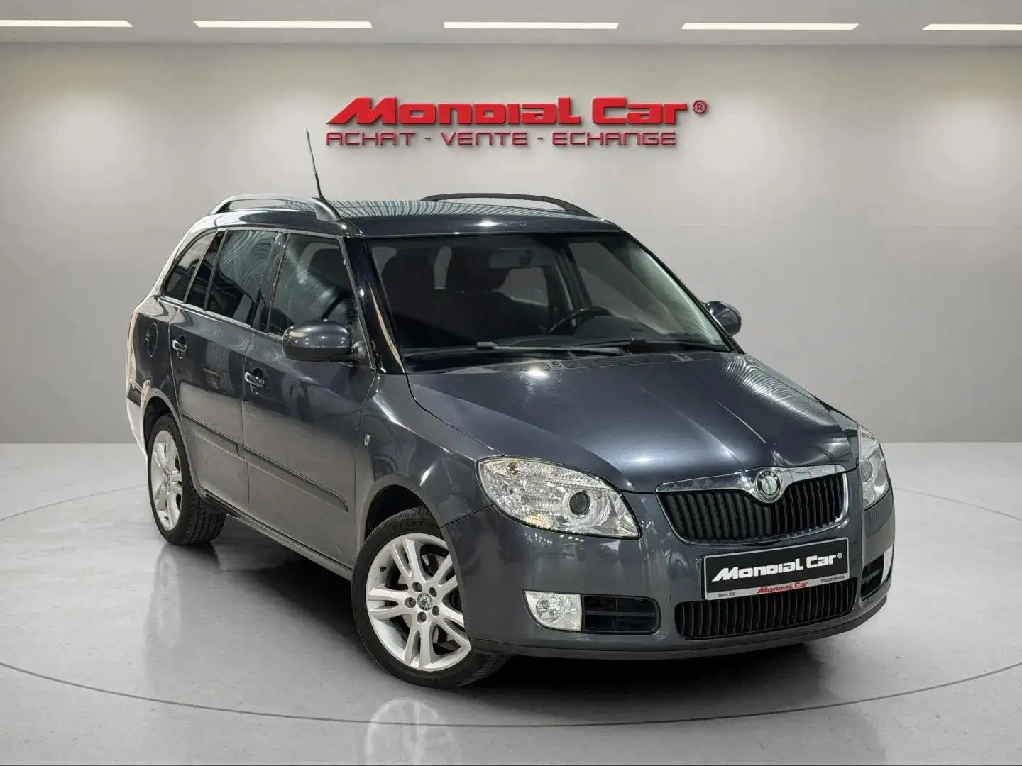 Skoda Fabia 1.9 TDi Elegance *Radio * Clim * USB * Gris - 2