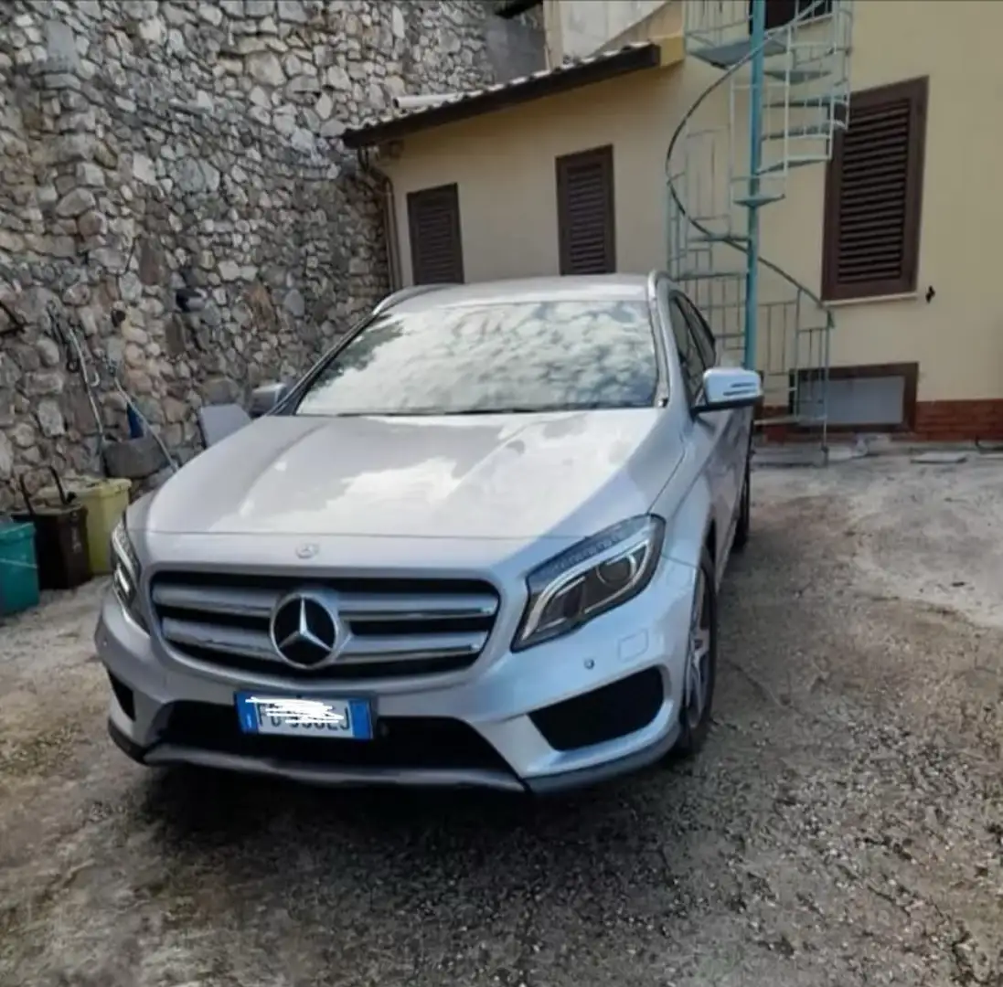Mercedes-Benz GLA 220 d Premium 4matic 177cv auto - 1