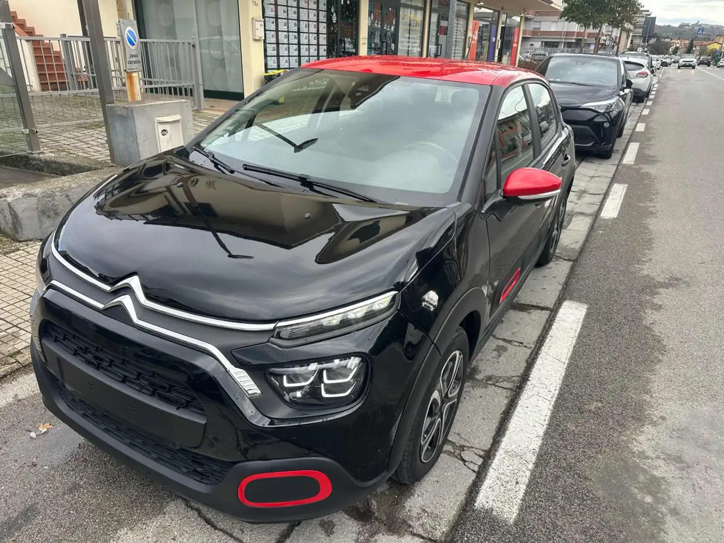 Citroen C3 PureTech 83 S&S Shine Schwarz - 1
