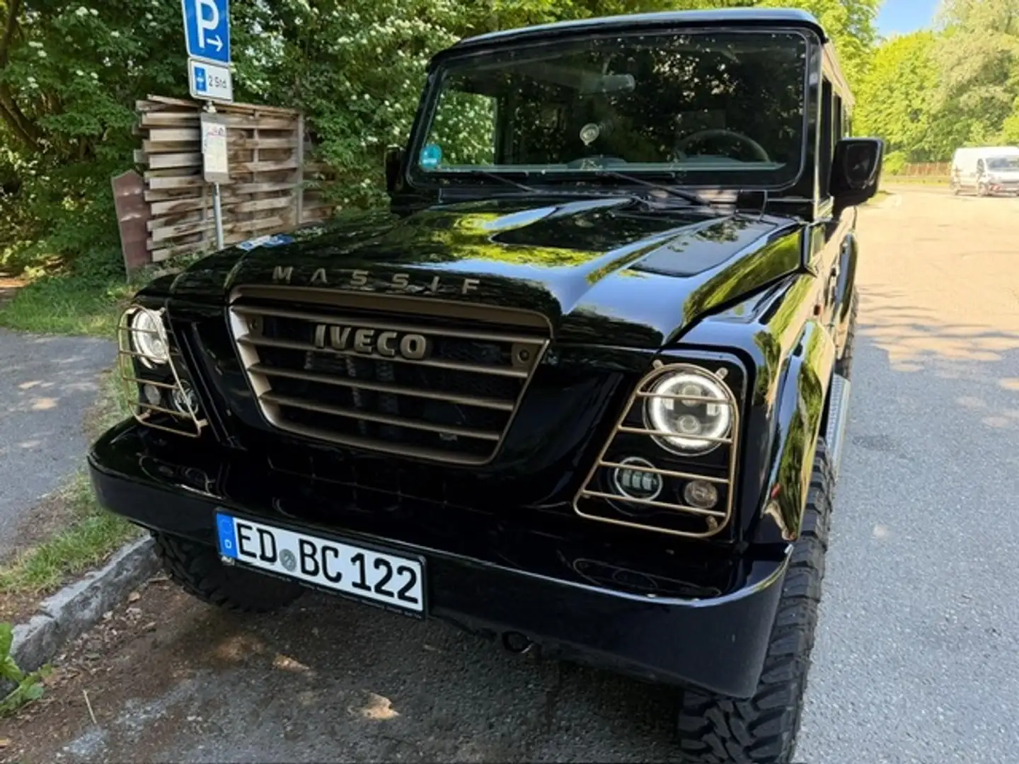 Iveco Massif 3,0 HPT 145 4x4 W40VC Leder 2026 Komplett Restauri Schwarz - 1