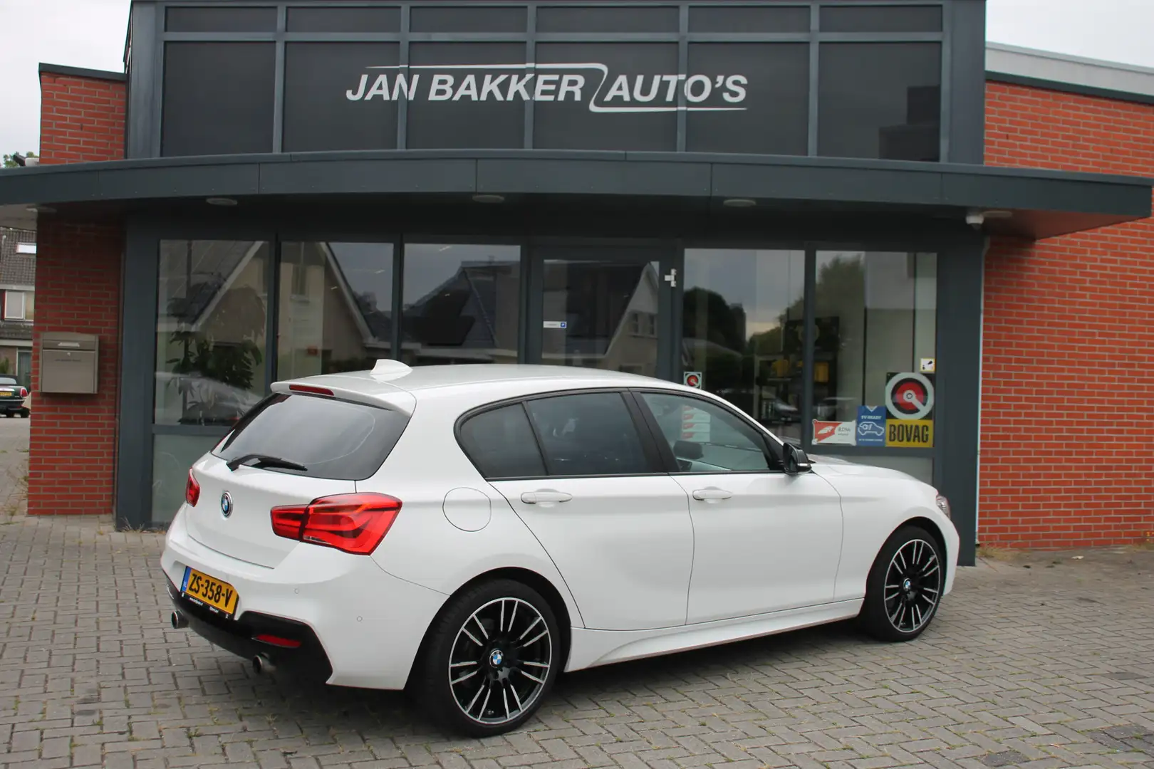 BMW 118 1-serie 118i Executive ✅ Automaat ✅ Bluetooth ✅ M- Wit - 2
