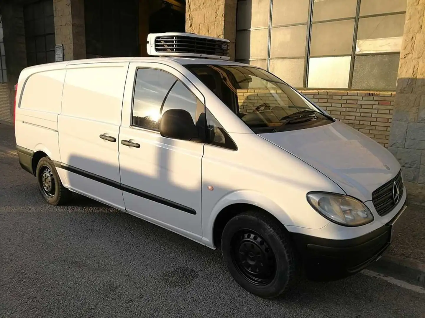 Mercedes-Benz Vito 111CDI L Compacta Blanco - 1