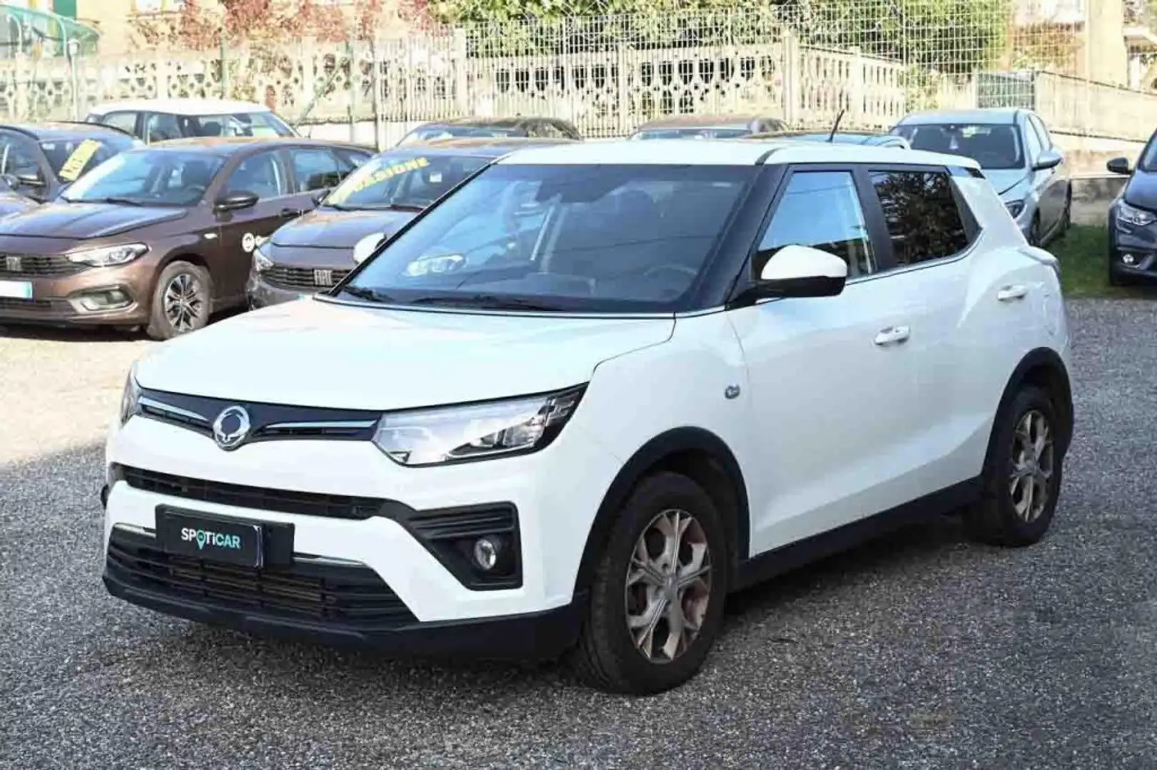 SsangYong Tivoli 1.2 GDI Turbo 2WD Bi-fuel GPL Connect Weiß - 1