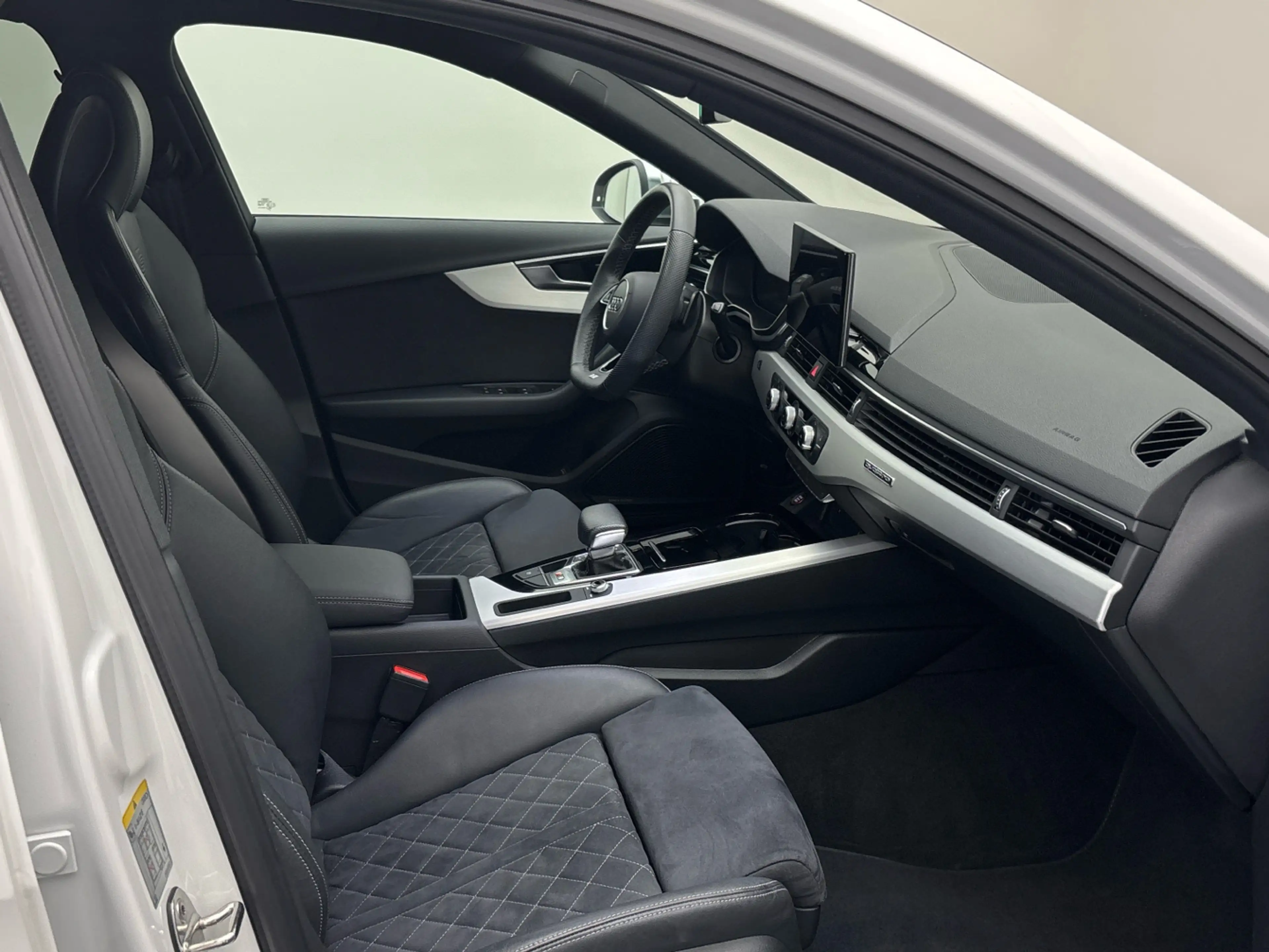 Audi S4 Avant 3.0 TDI quattro MMI LED B&O — photo 9