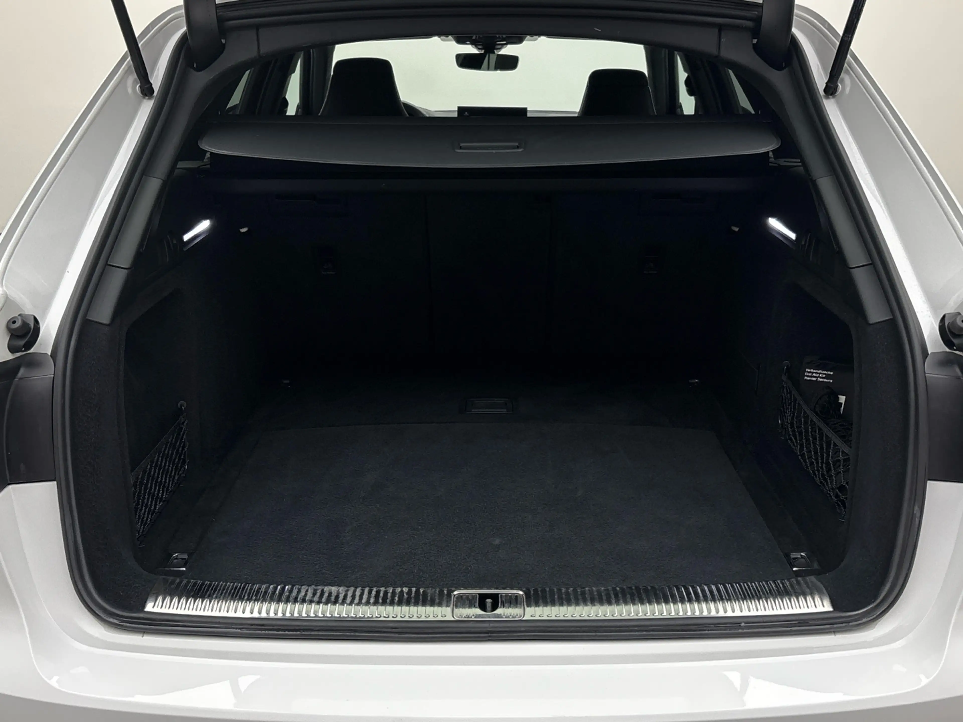 Audi S4 Avant 3.0 TDI quattro MMI LED B&O — photo 12