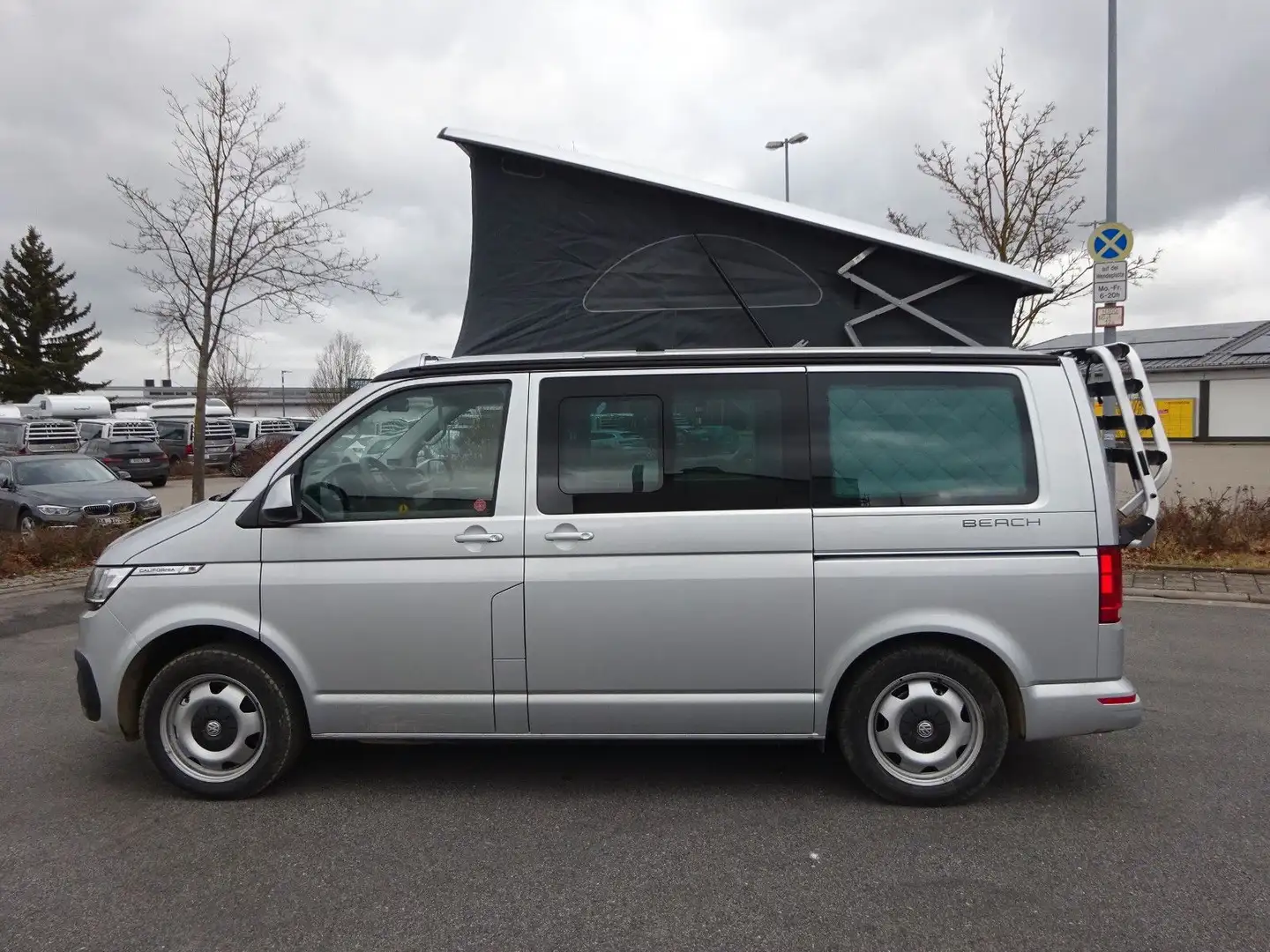 Volkswagen T6 California Beach:  2 Schiebetüren + 2er-Bank + 230 Volt Silber - 1