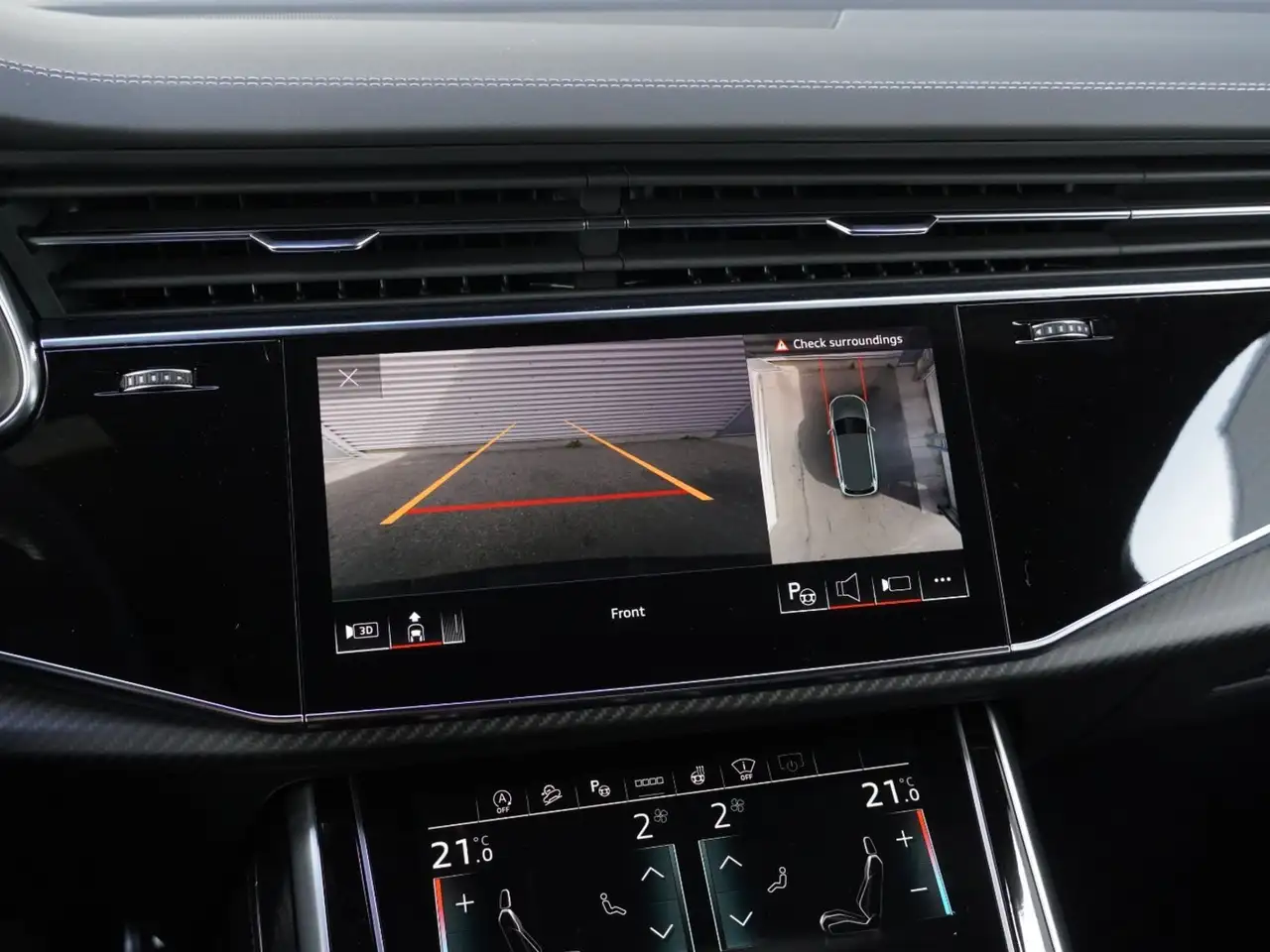 Audi SQ7 снимка Audi SQ7