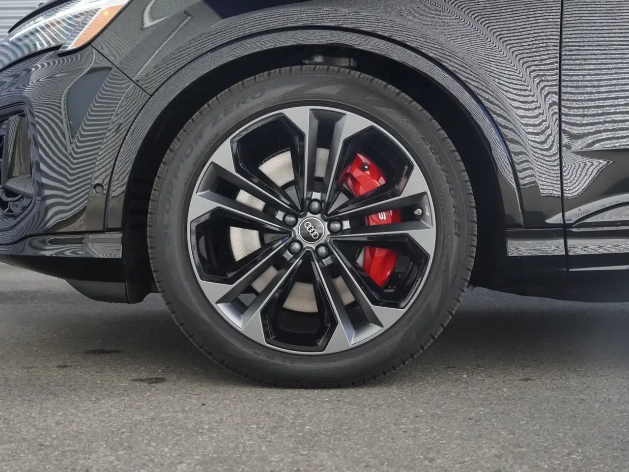 Audi SQ7 снимка Audi SQ7