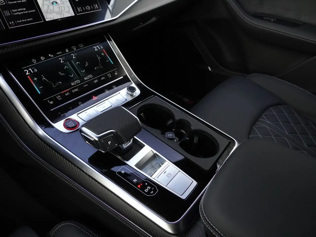 Audi SQ7 снимка Audi SQ7