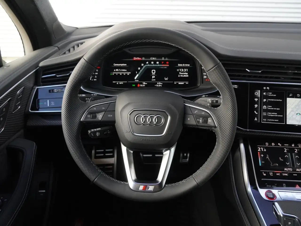 Audi SQ7 снимка Audi SQ7