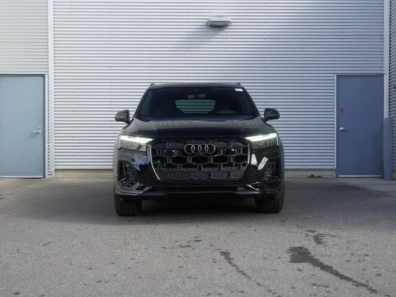 Audi SQ7 снимка Audi SQ7
