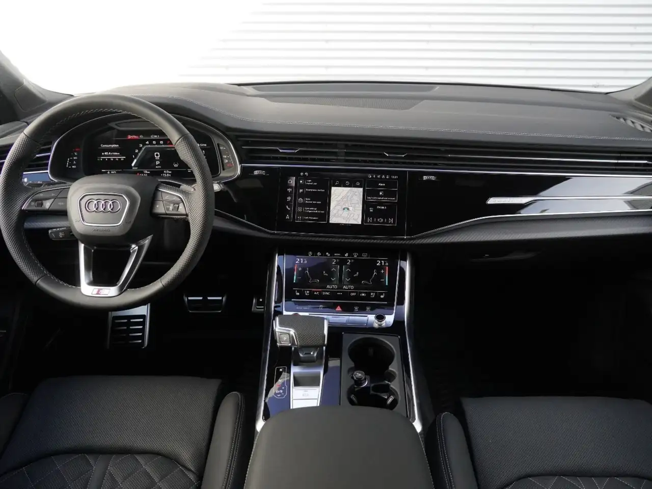 Audi SQ7 снимка Audi SQ7